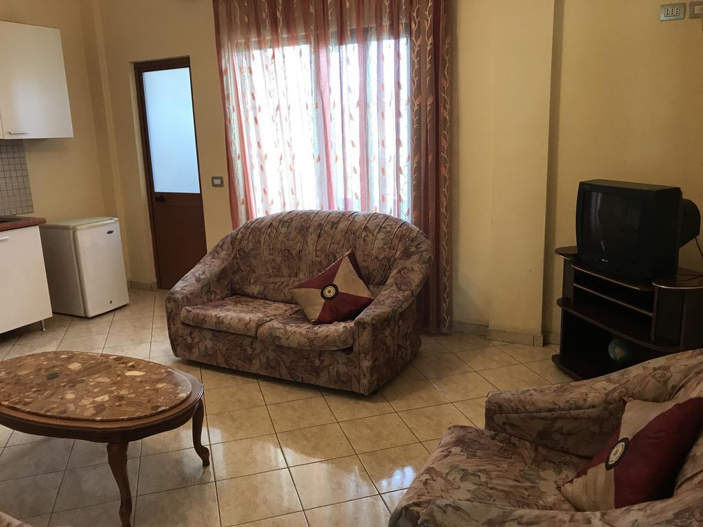 Guest House "Pisha" Durrës 외부 사진